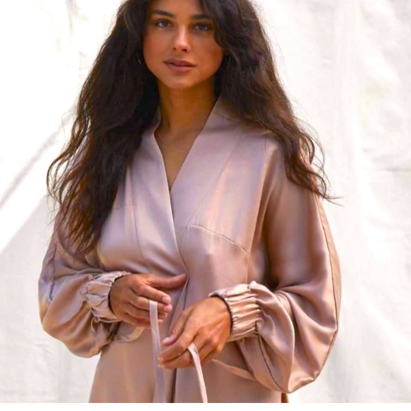 lunya Other - lunya washable silk robe NWOT